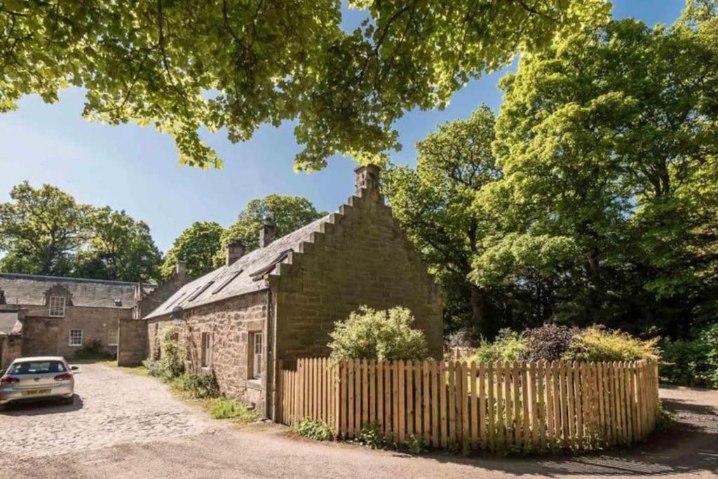 Charming 3/4 Bedroom Semi-Detached Cottage. Carberry Exteriér fotografie